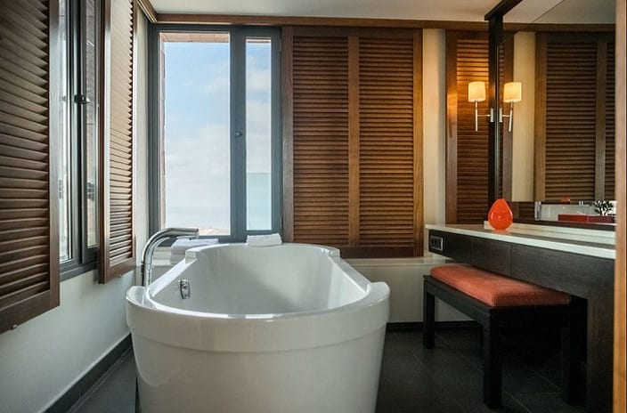 SALOBRE HOTEL AND RESORT -SUITE MOUNTAIN VIEW DRESSING ROOM